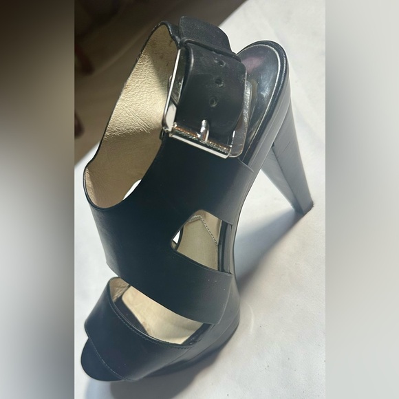MICHAEL By MICHAEL KORS Carla Leather Open-Toe Platform Buckle Strap Sandals 8.5 - Picture 3 of 12